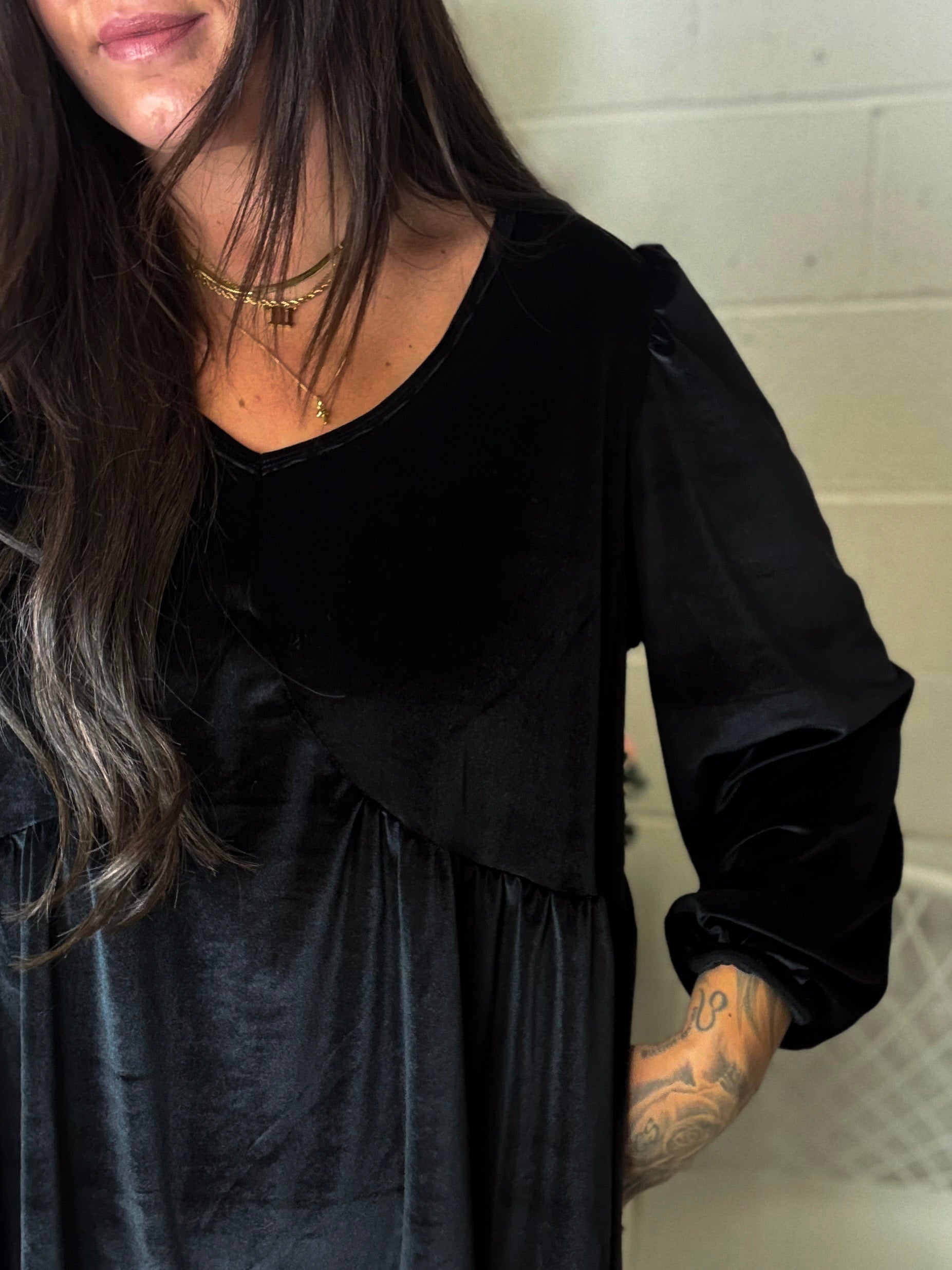 Gina Velvet Dress in Midnight Black