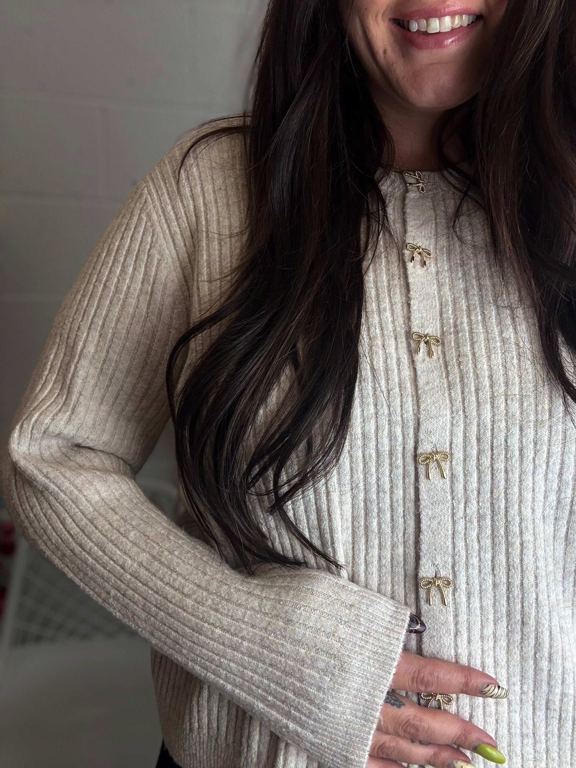 BOW BUTTON CROPPED CARDIGAN