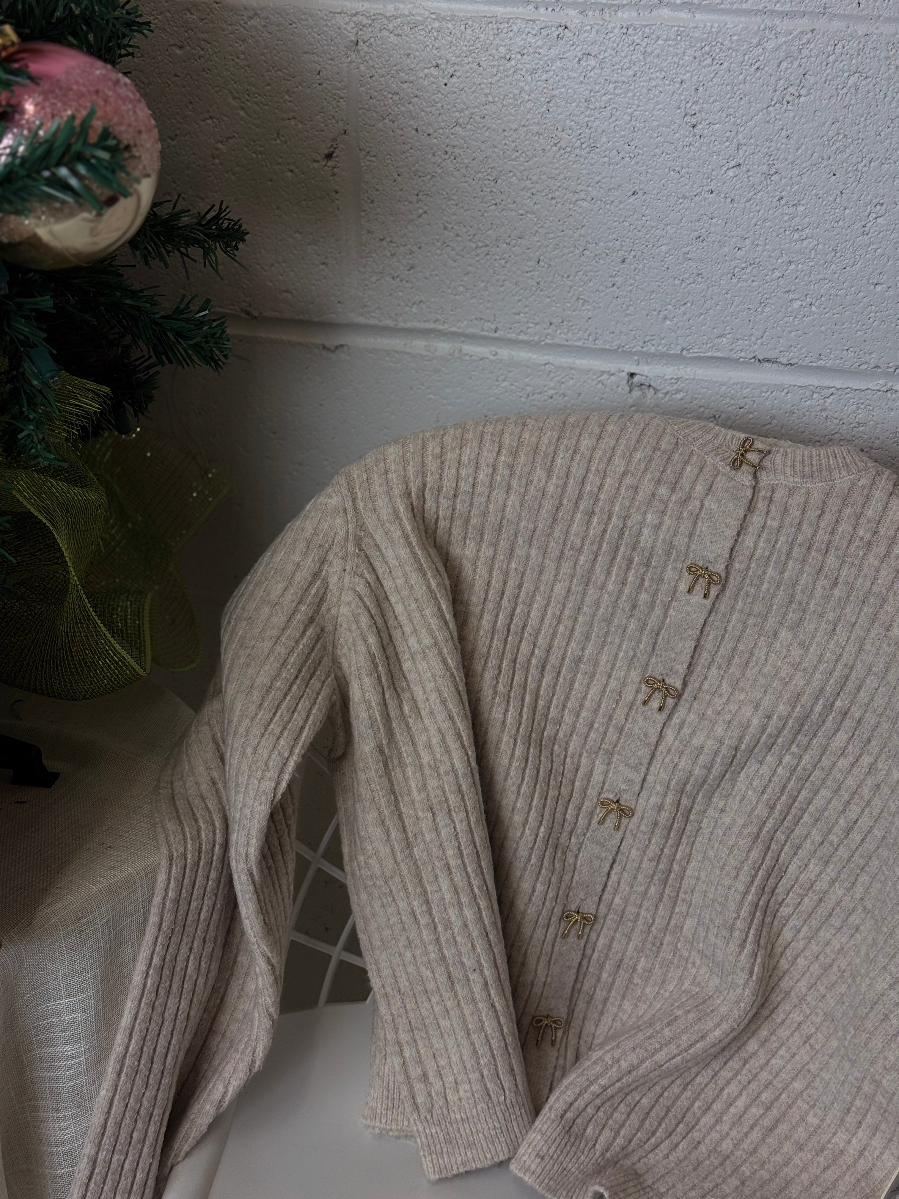 BOW BUTTON CROPPED CARDIGAN