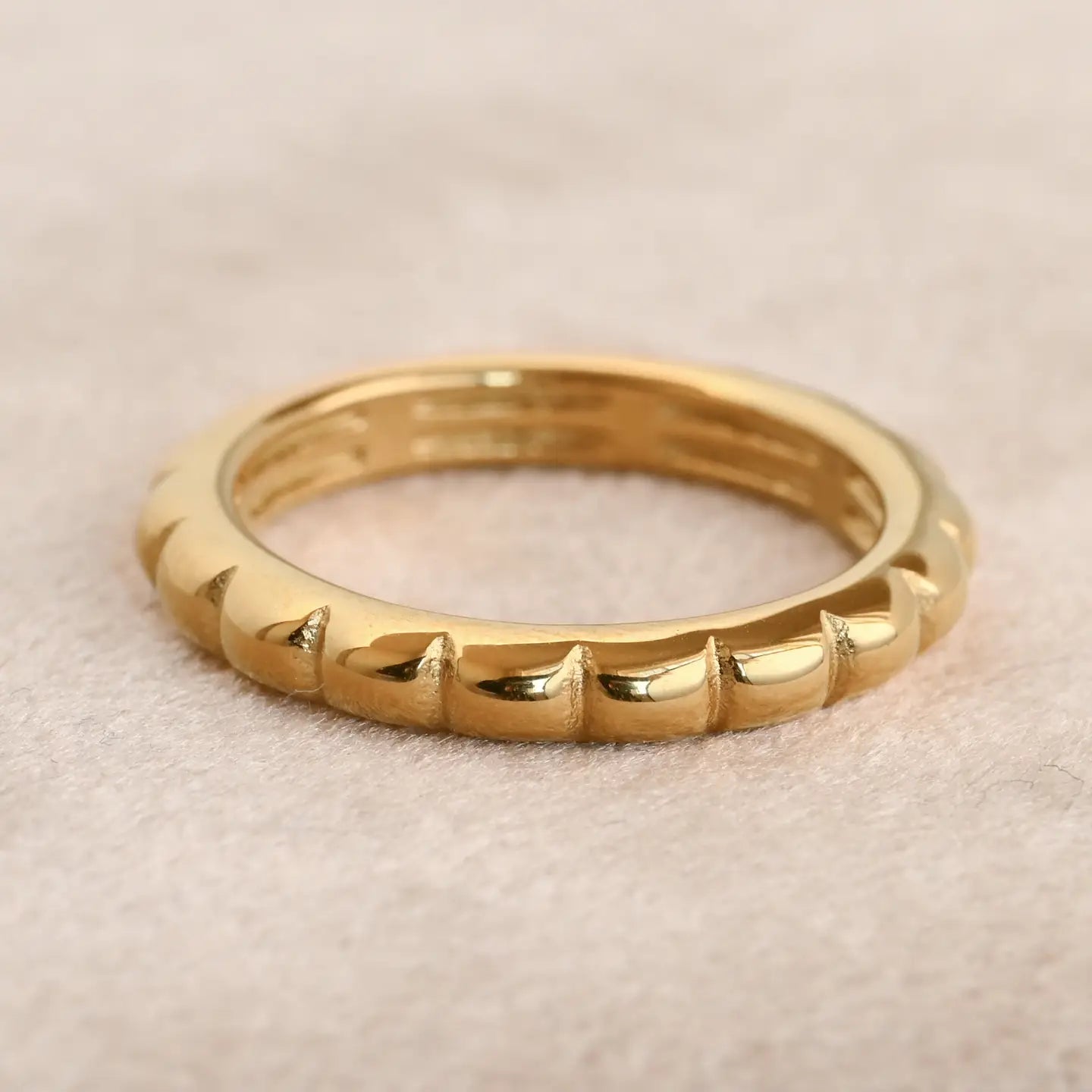 Puffy Ribbed Ring