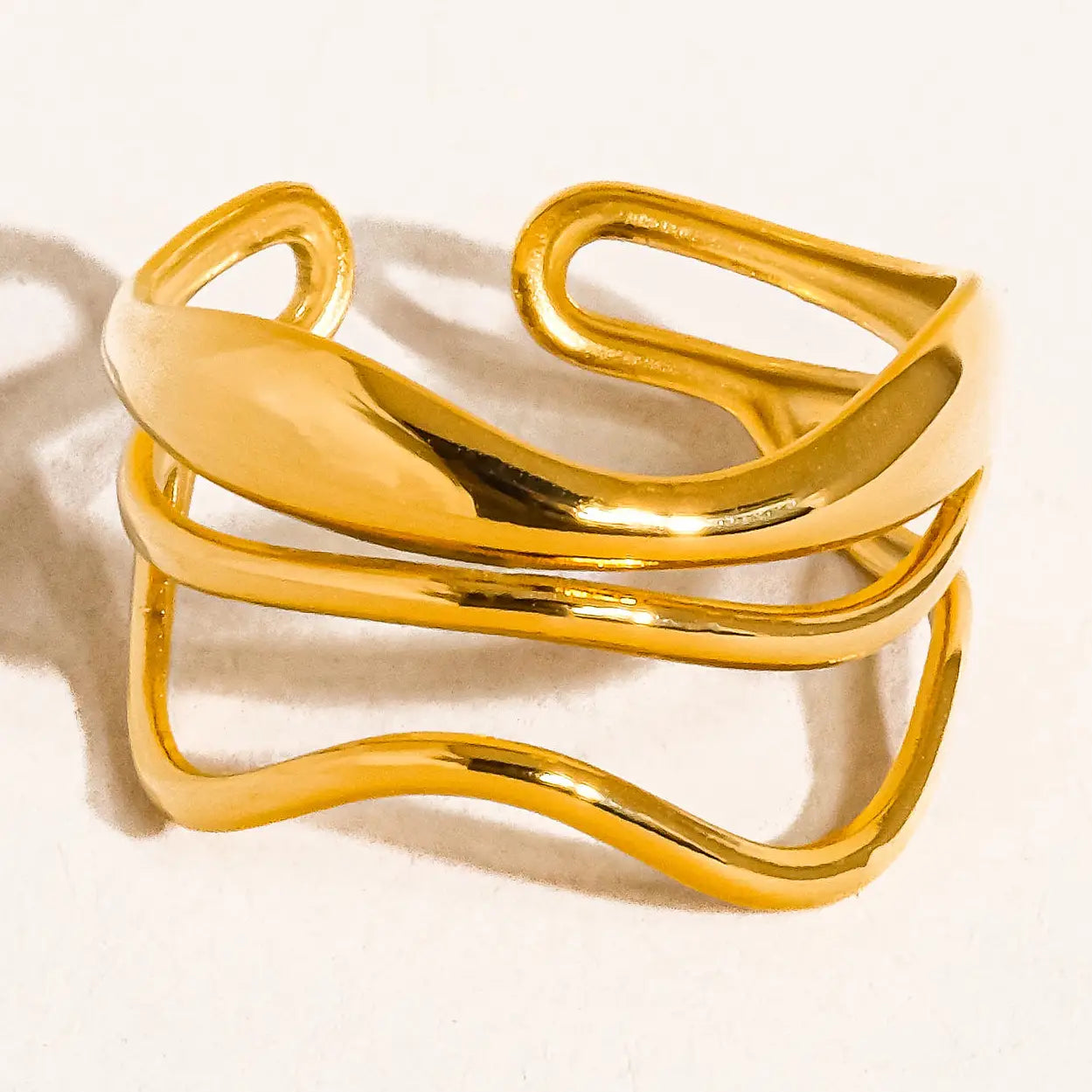 Ozzy Abstract Ring