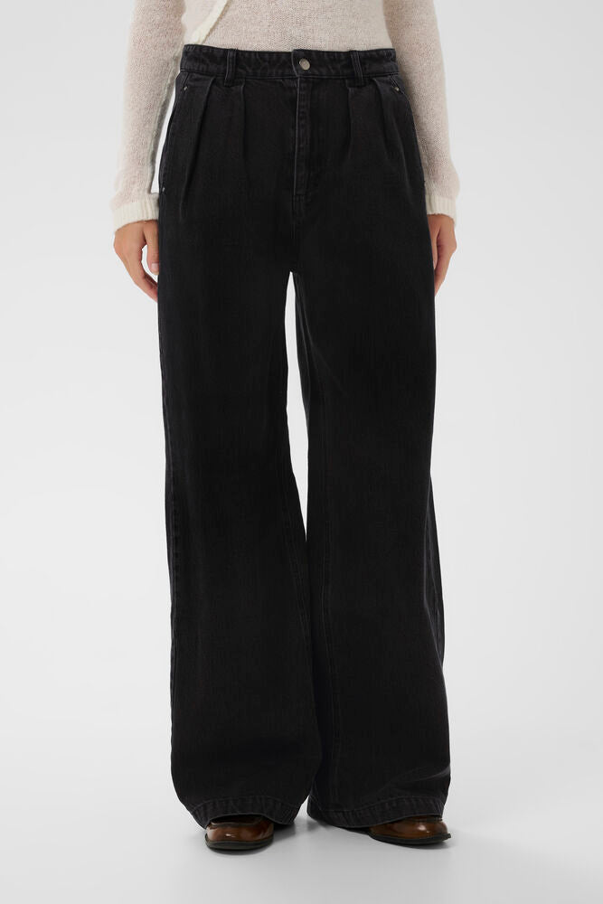Nadya Jeans
