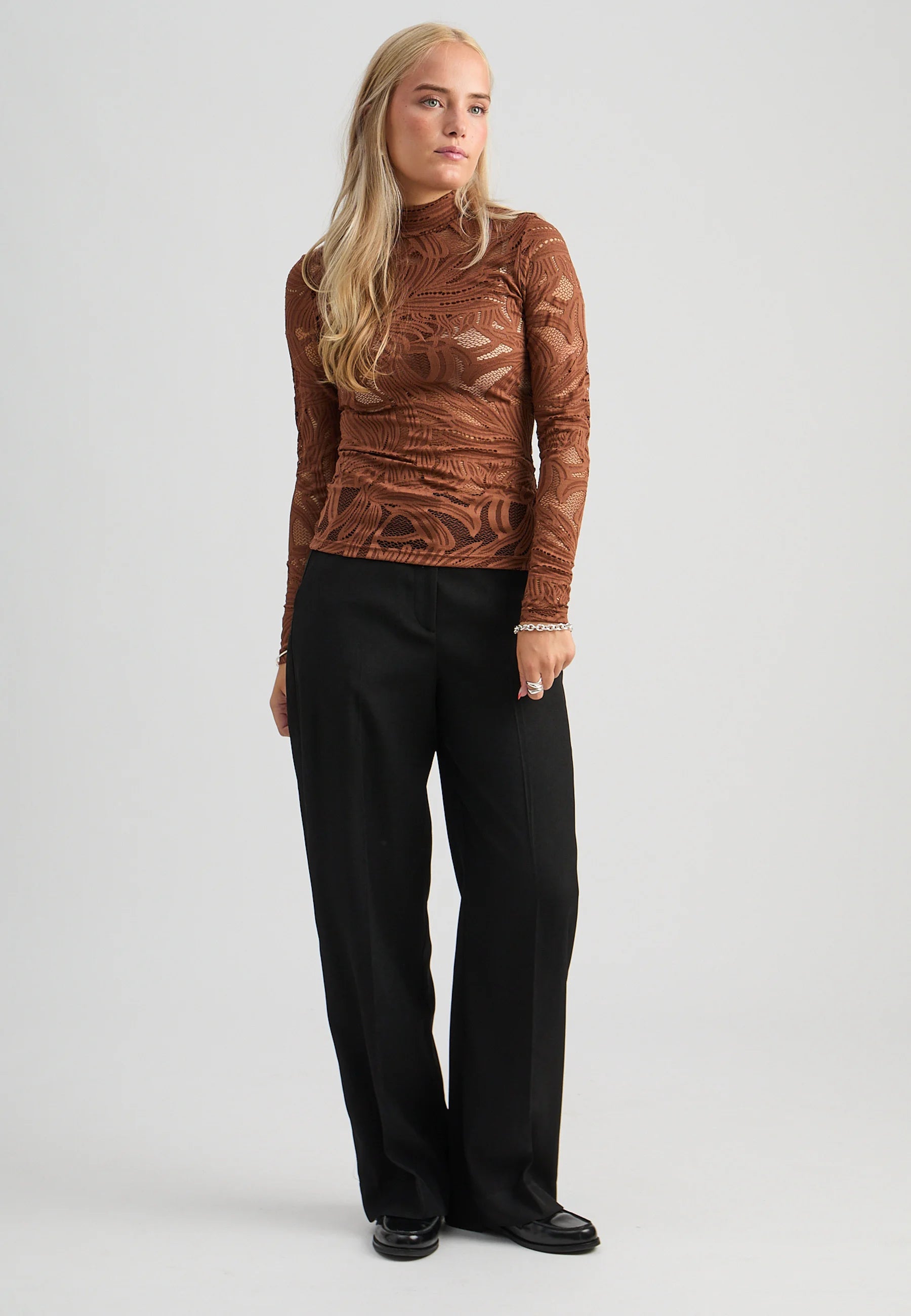 Lovena Long Sleep Top