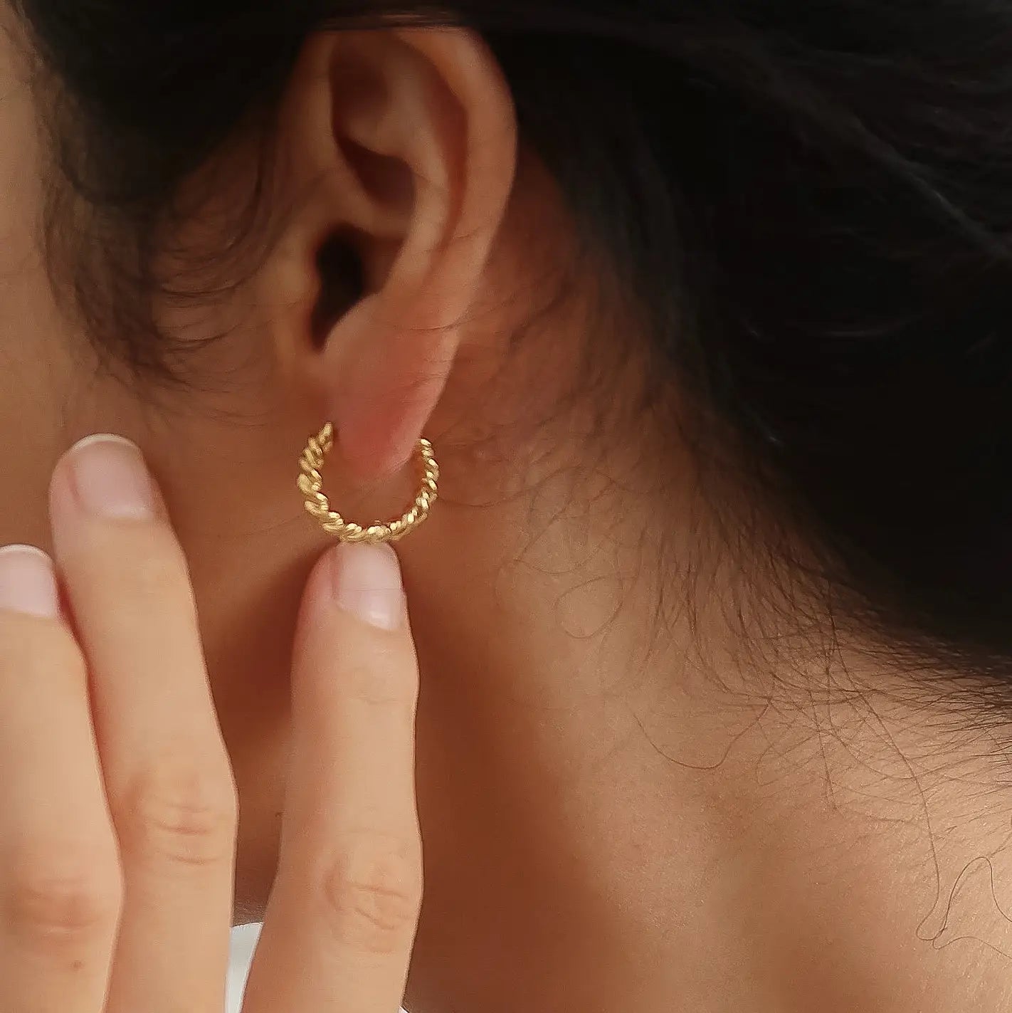 Cere Twisted Hoop Earrings