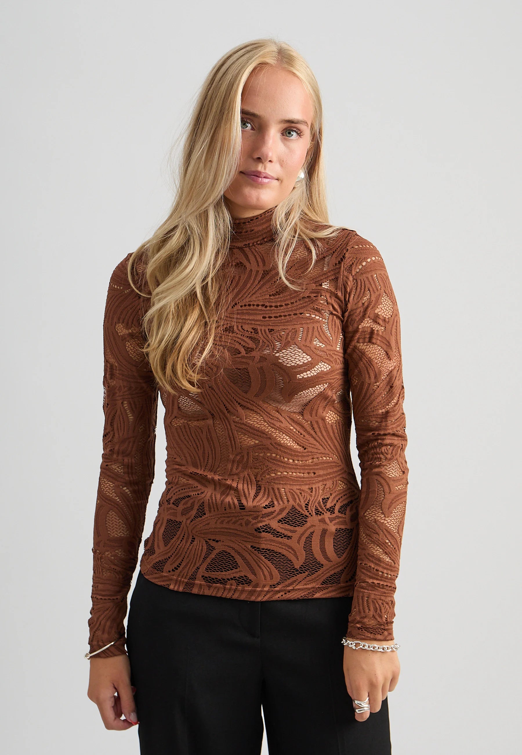 Lovena Long Sleep Top