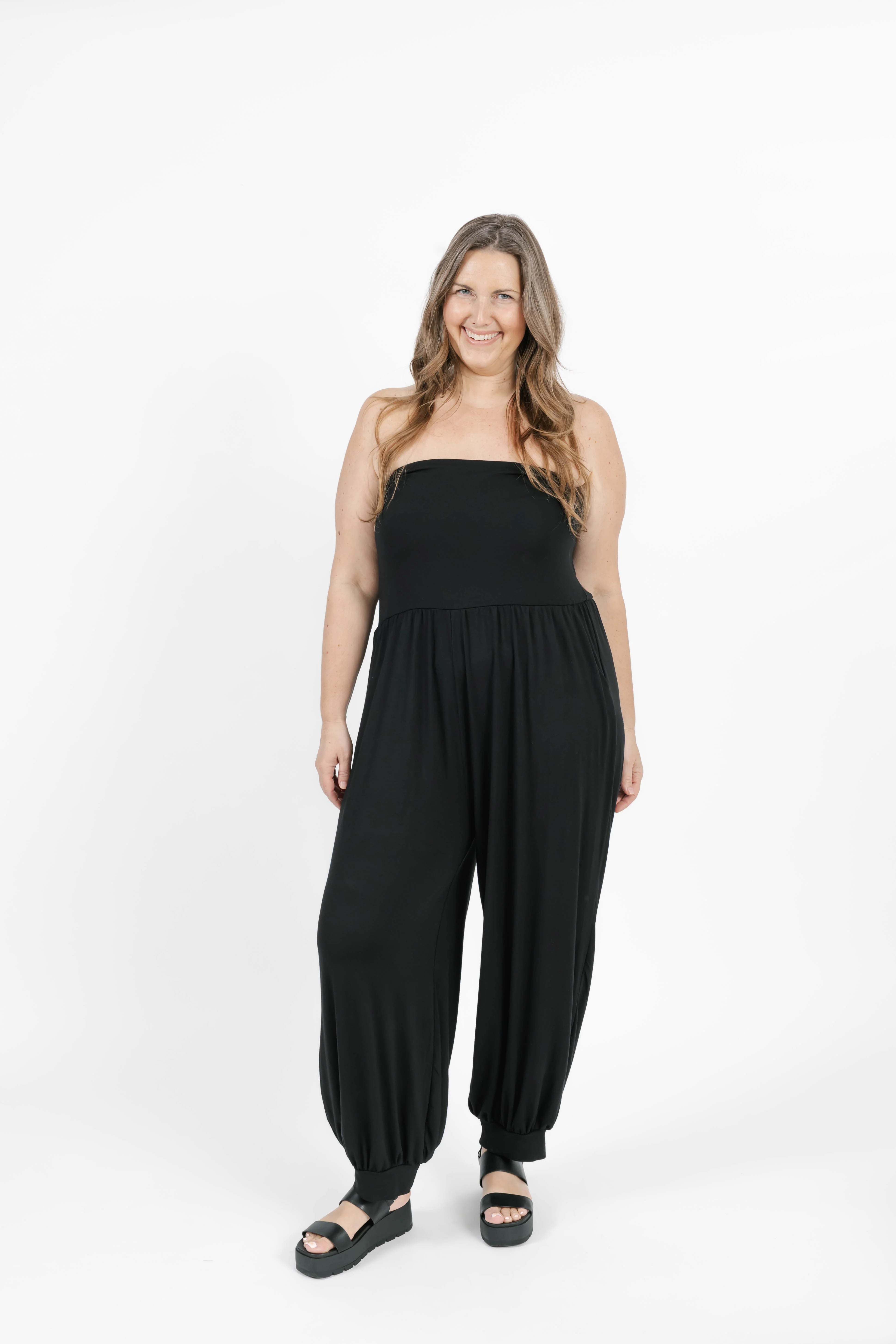 Anabelle Cuffed Romper in Midnight Black
