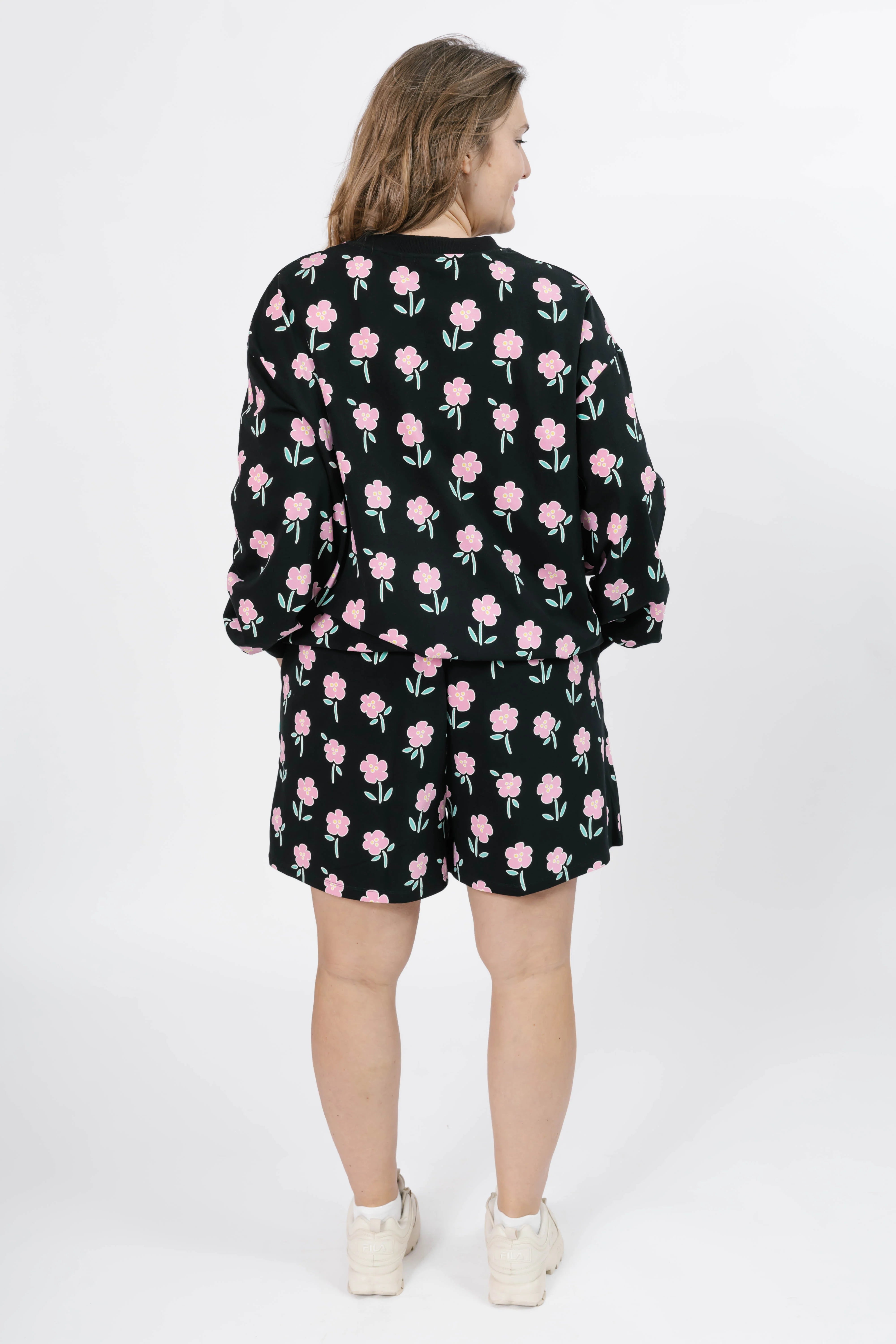 Fresh Floral Hang Out