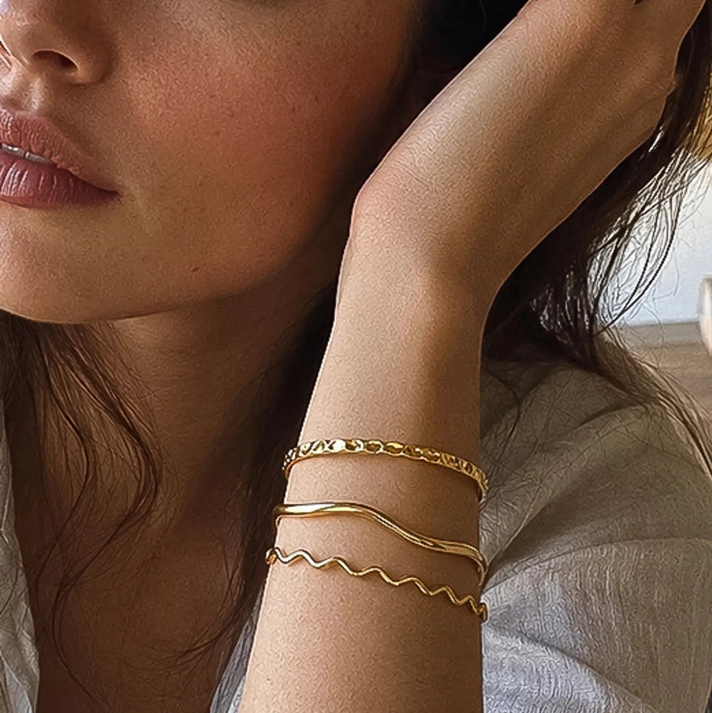 Hadley Wavy Bangle Bracelet