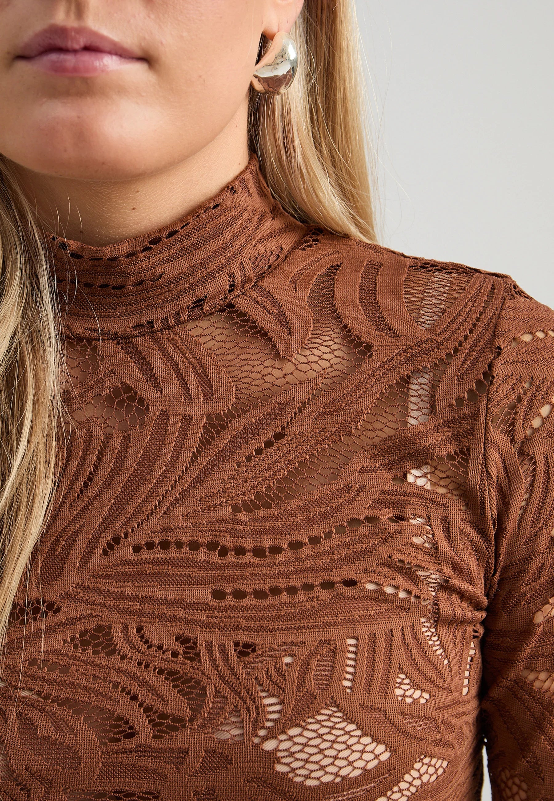 Lovena Long Sleep Top