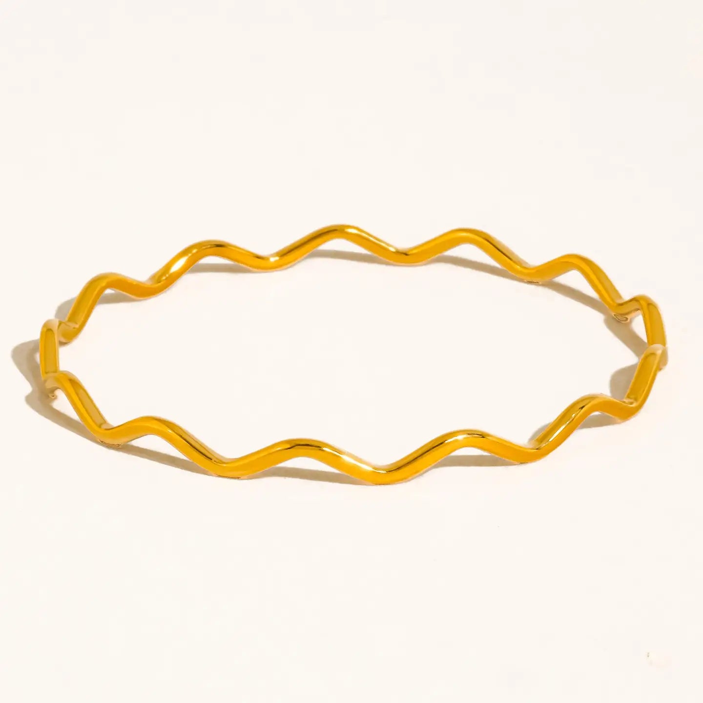 Hadley Wavy Bangle Bracelet