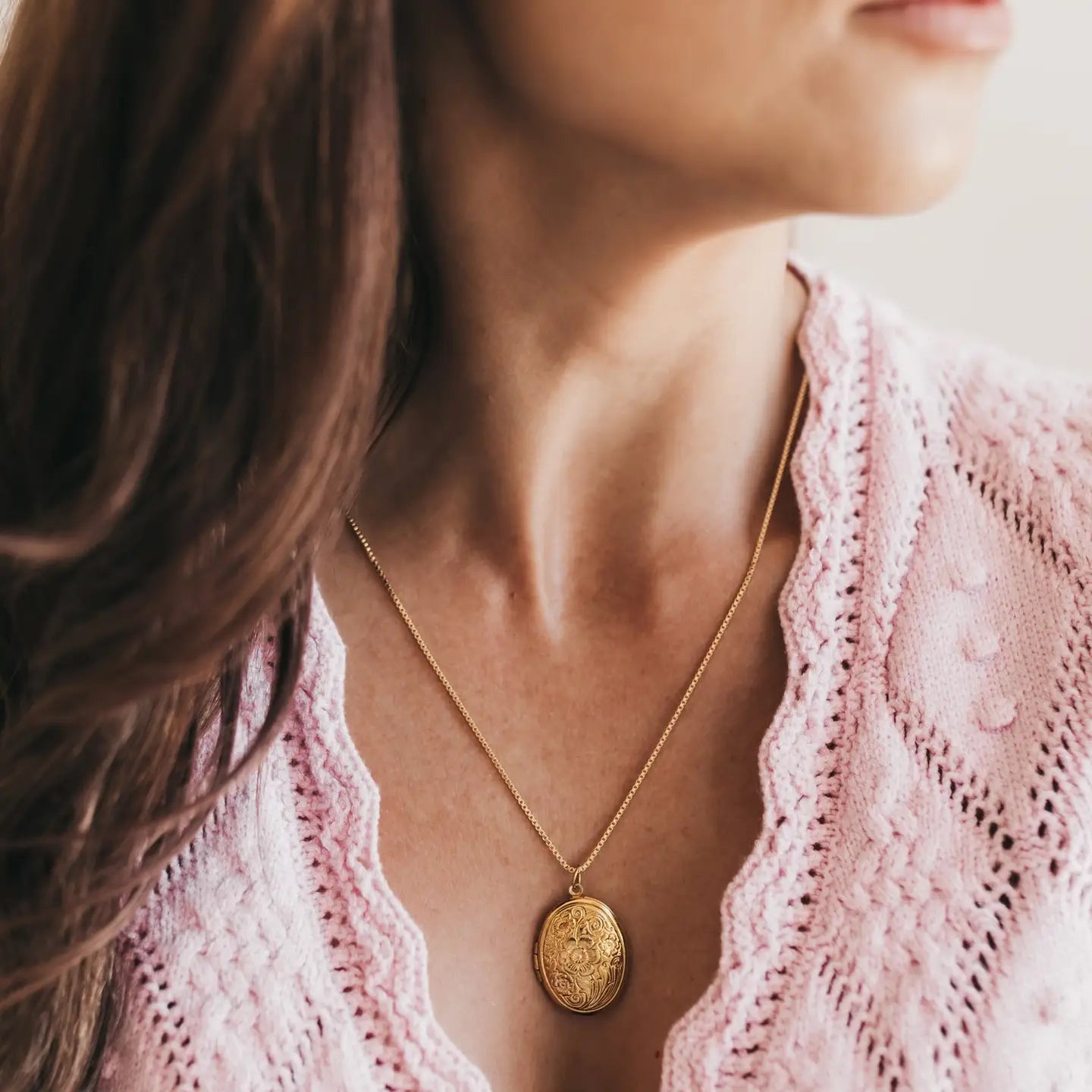 Vintage Floral Locket Necklace Gold Keepsake Pendant-20"