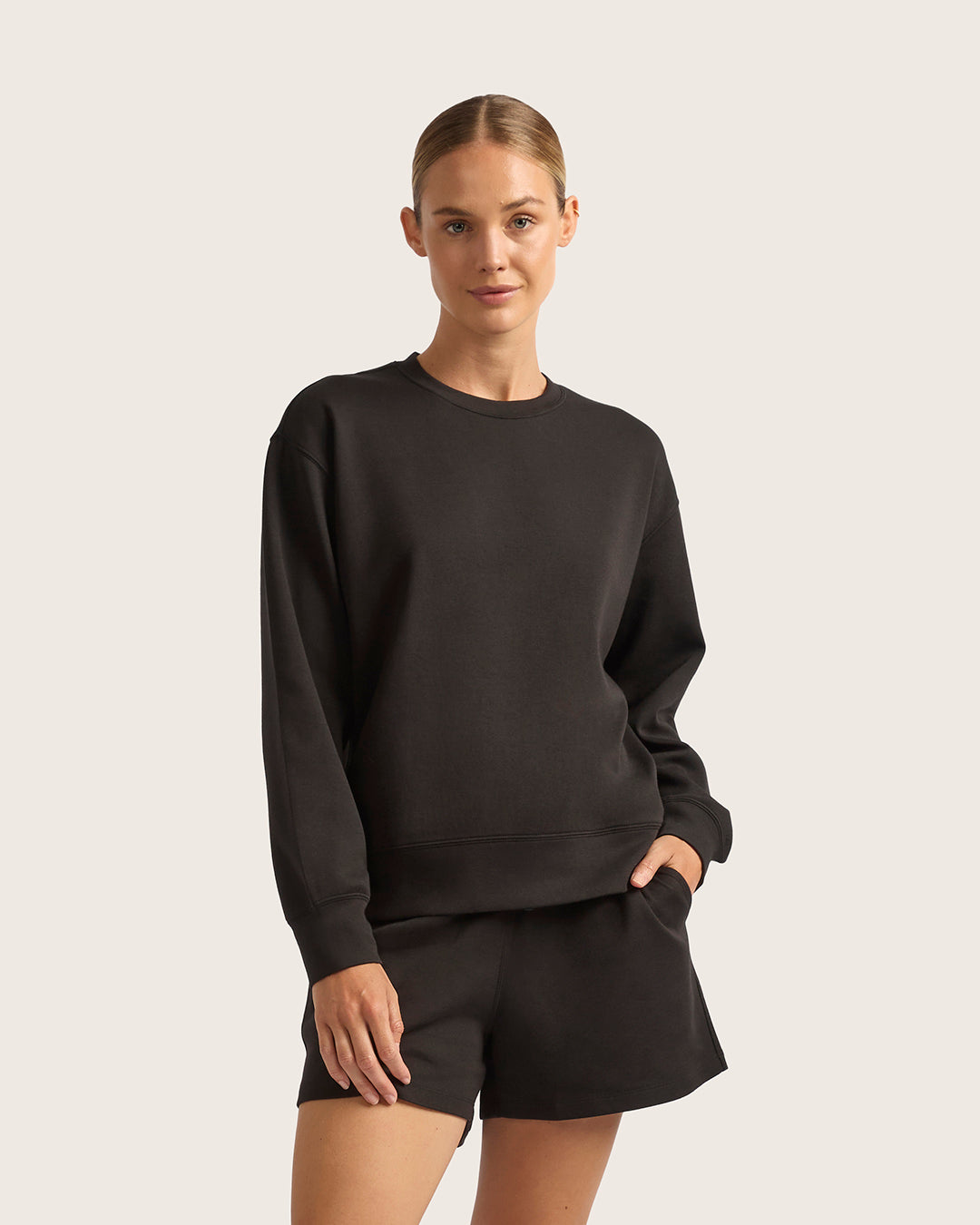 WOMEN'S CREW NECK SWEATER