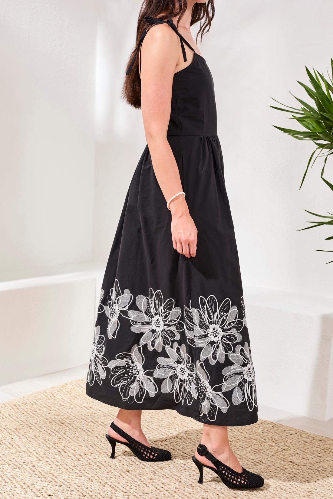 EMBROIDERED DRESS