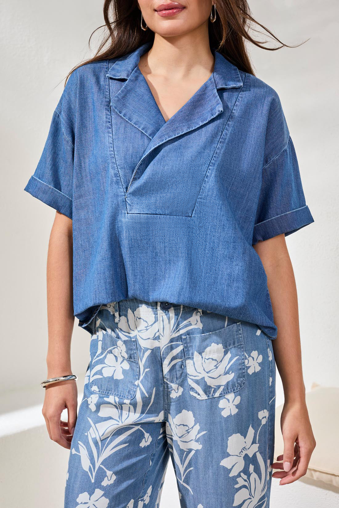 FLOWY POPOVER SHIRT