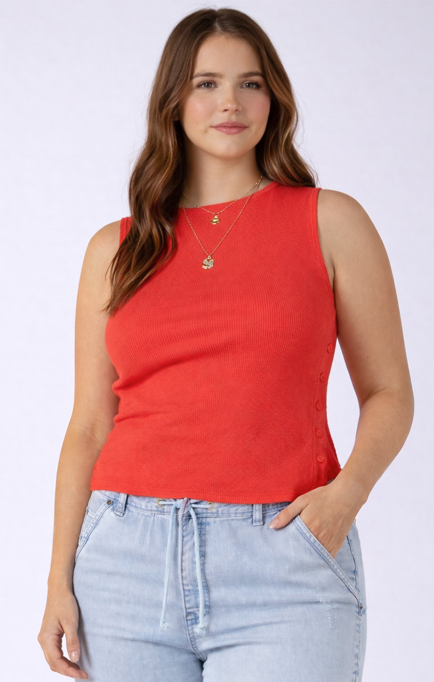 ASYMMETRICAL BUTTON DETAIL TANK