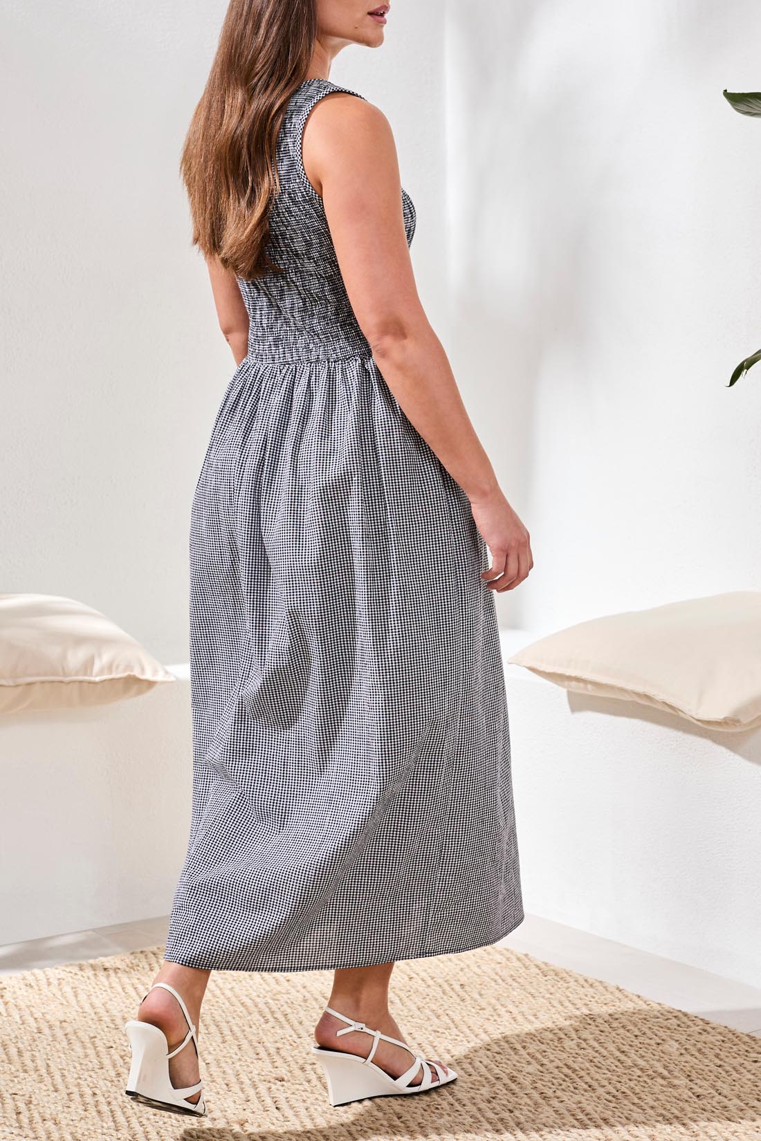 SLEEVELESS DRESS W/TOP RUCHING
