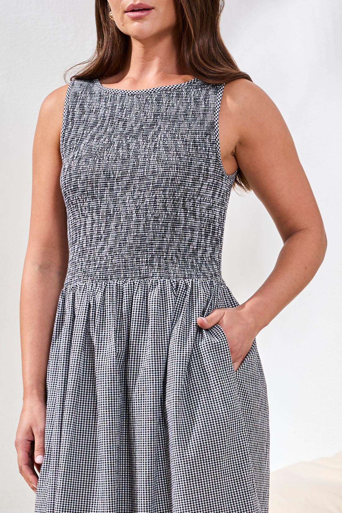 SLEEVELESS DRESS W/TOP RUCHING