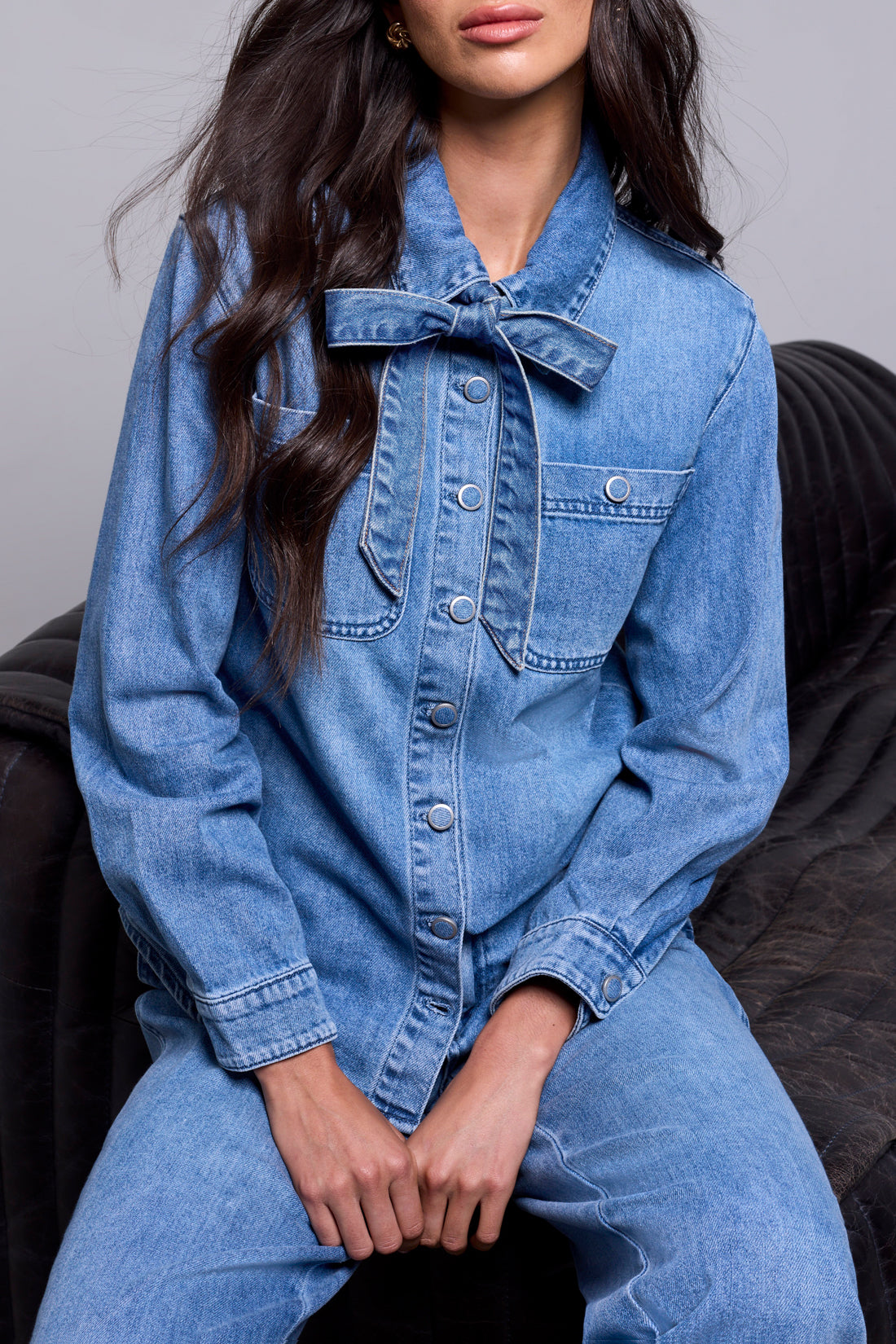 DENIM BLOUSE W/ REMOVABLE SELF TIE