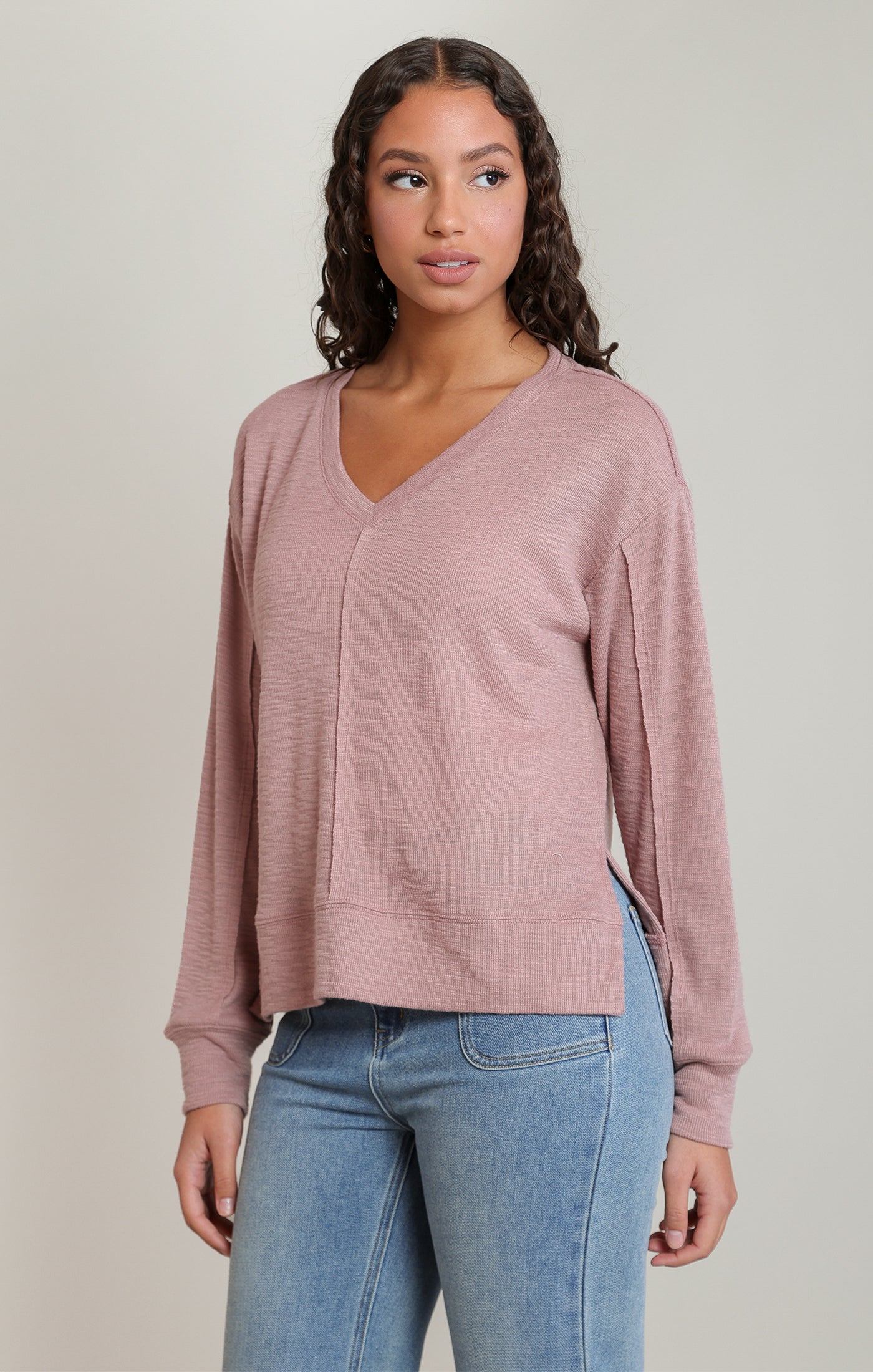 V-NECK KNIT TOP