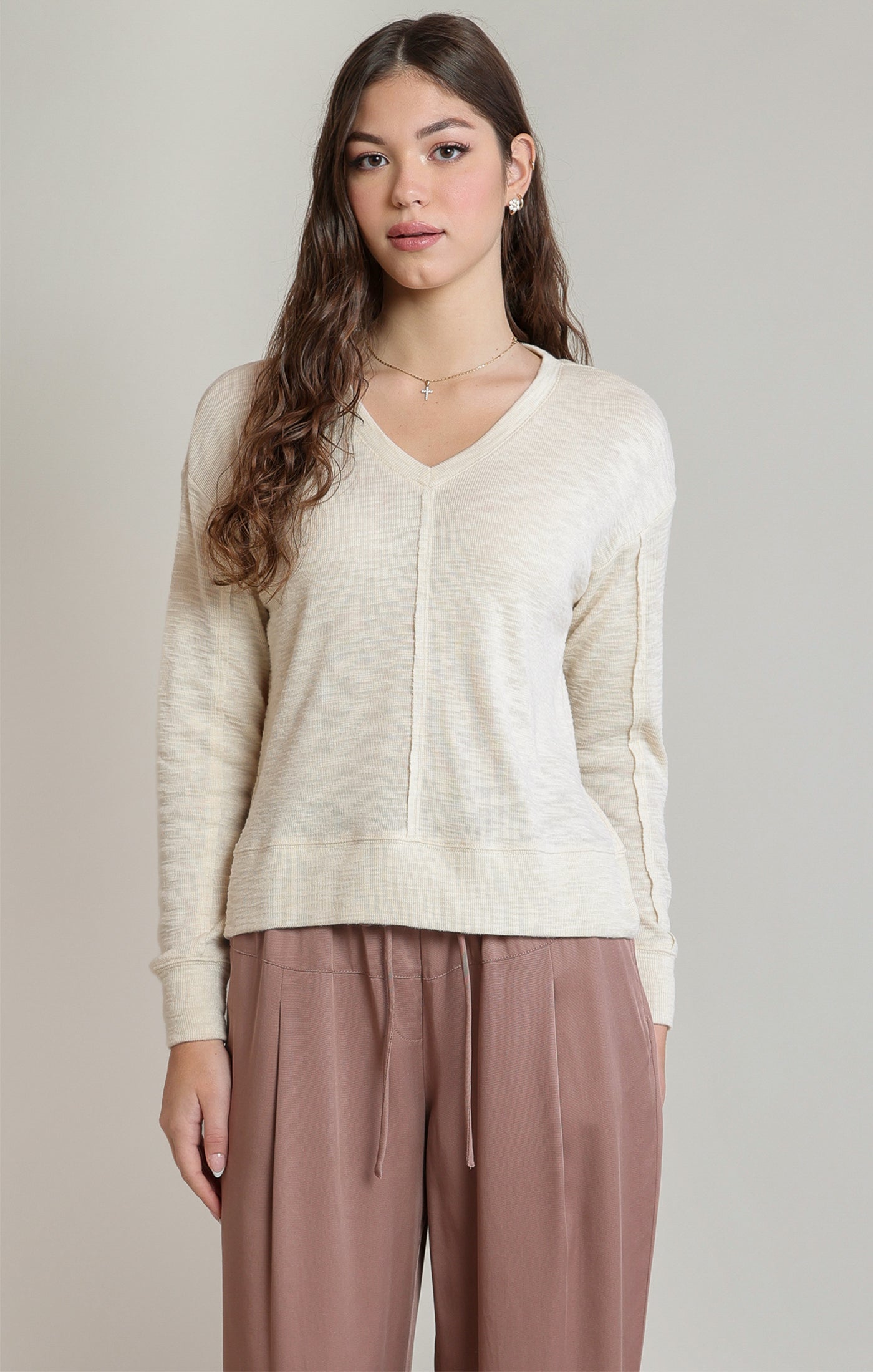 V-NECK KNIT TOP