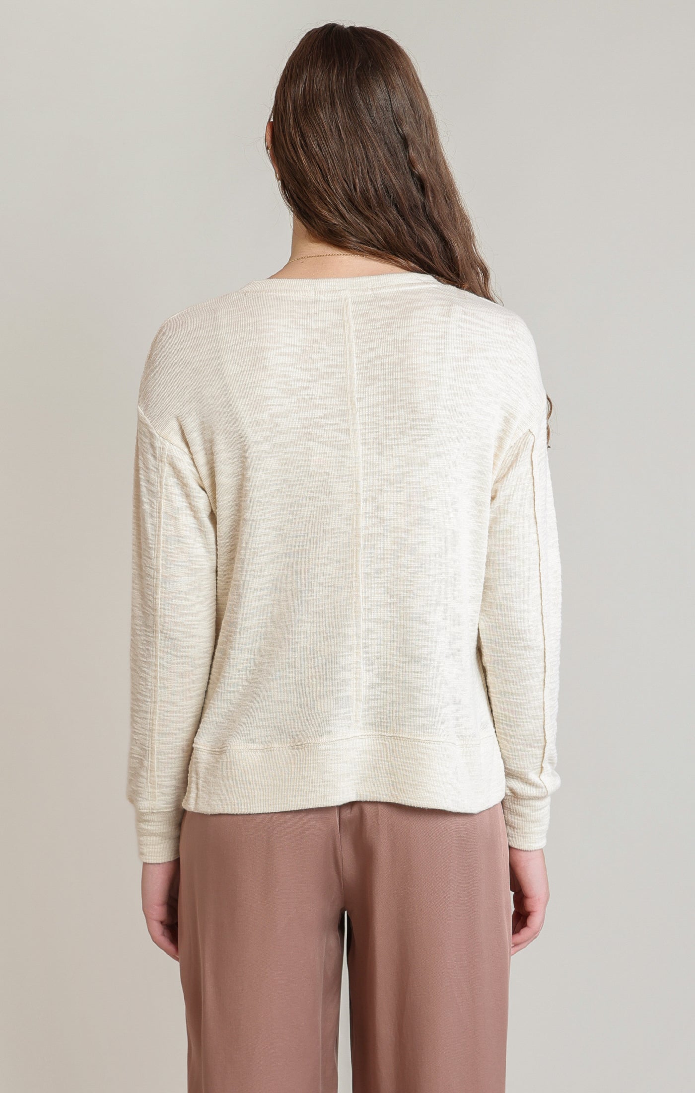 V-NECK KNIT TOP