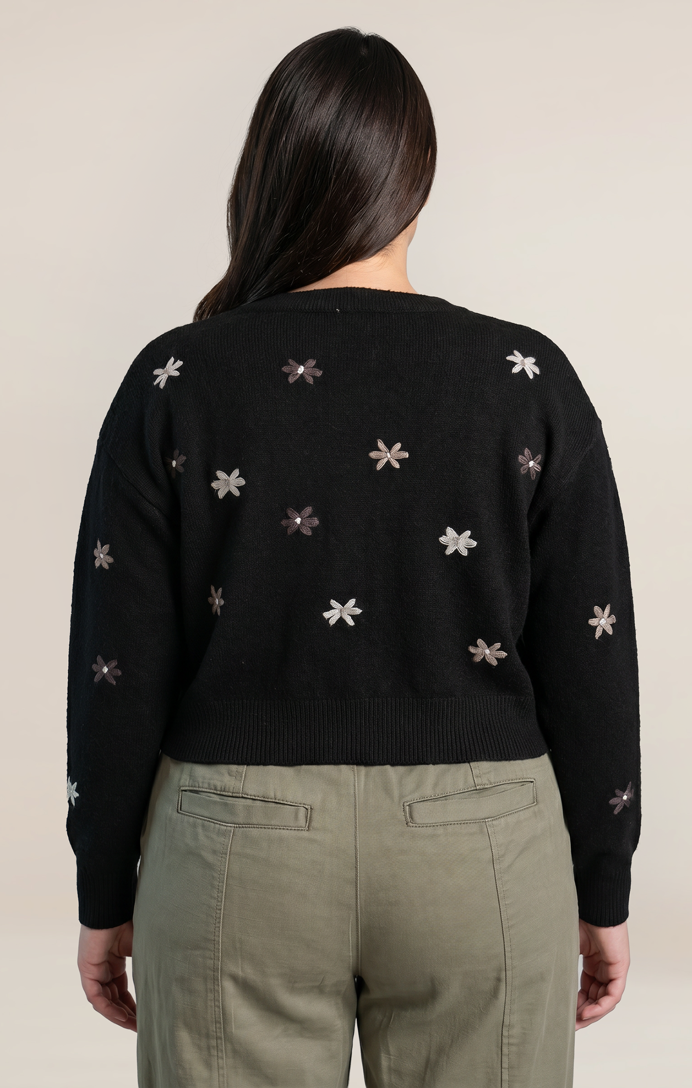 EMBROIDERED FLOWER CARDIGAN