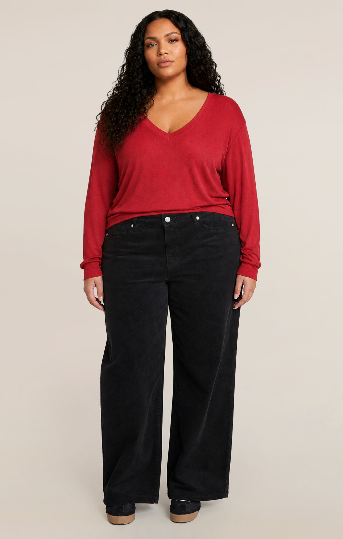 V-NECK T-SHIRT